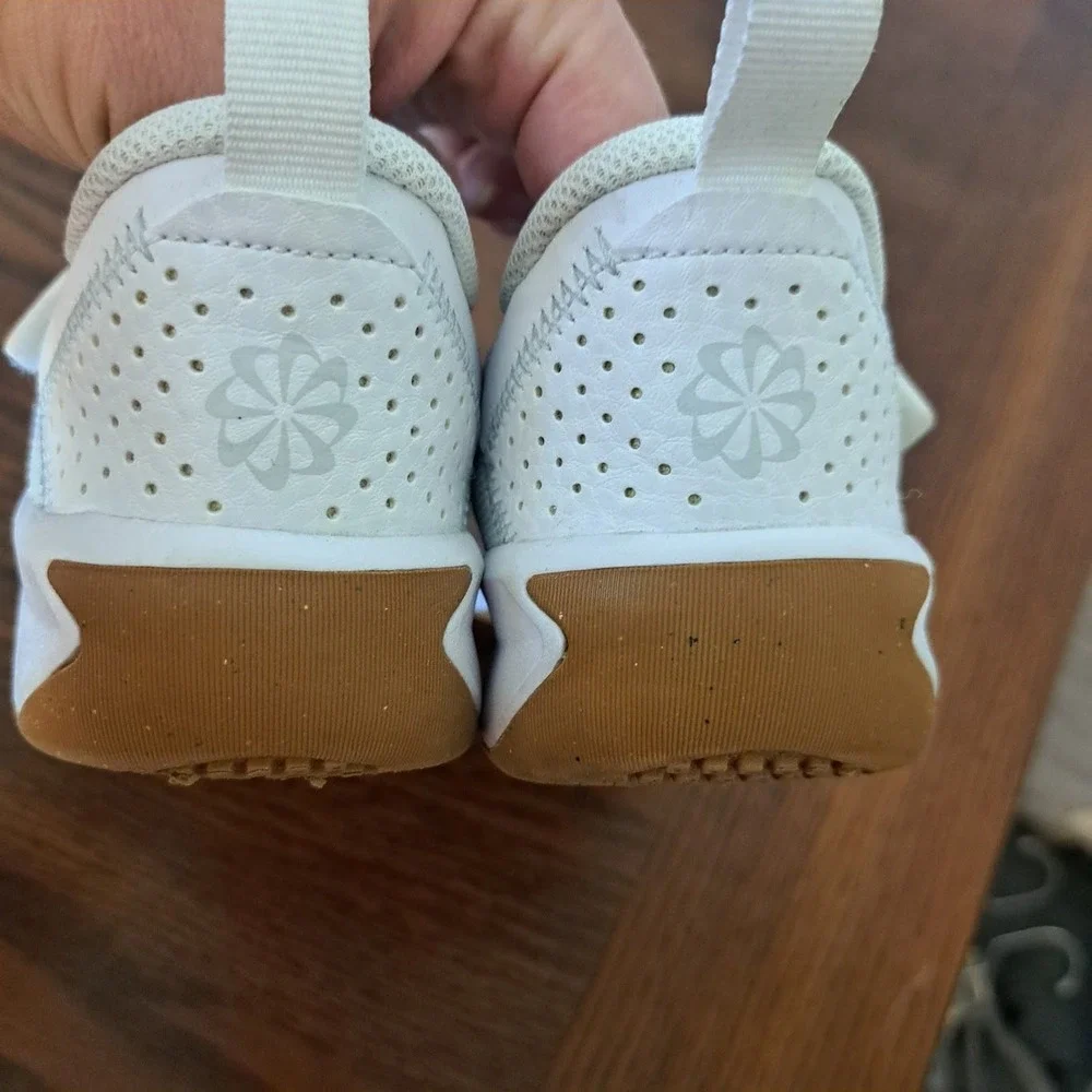 Nike Omni Multi-Court Kids White Gum Light Brown Sneakers DM9028-100 Size 2Y